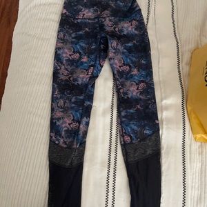 LULULEMON Legging with mesh detail